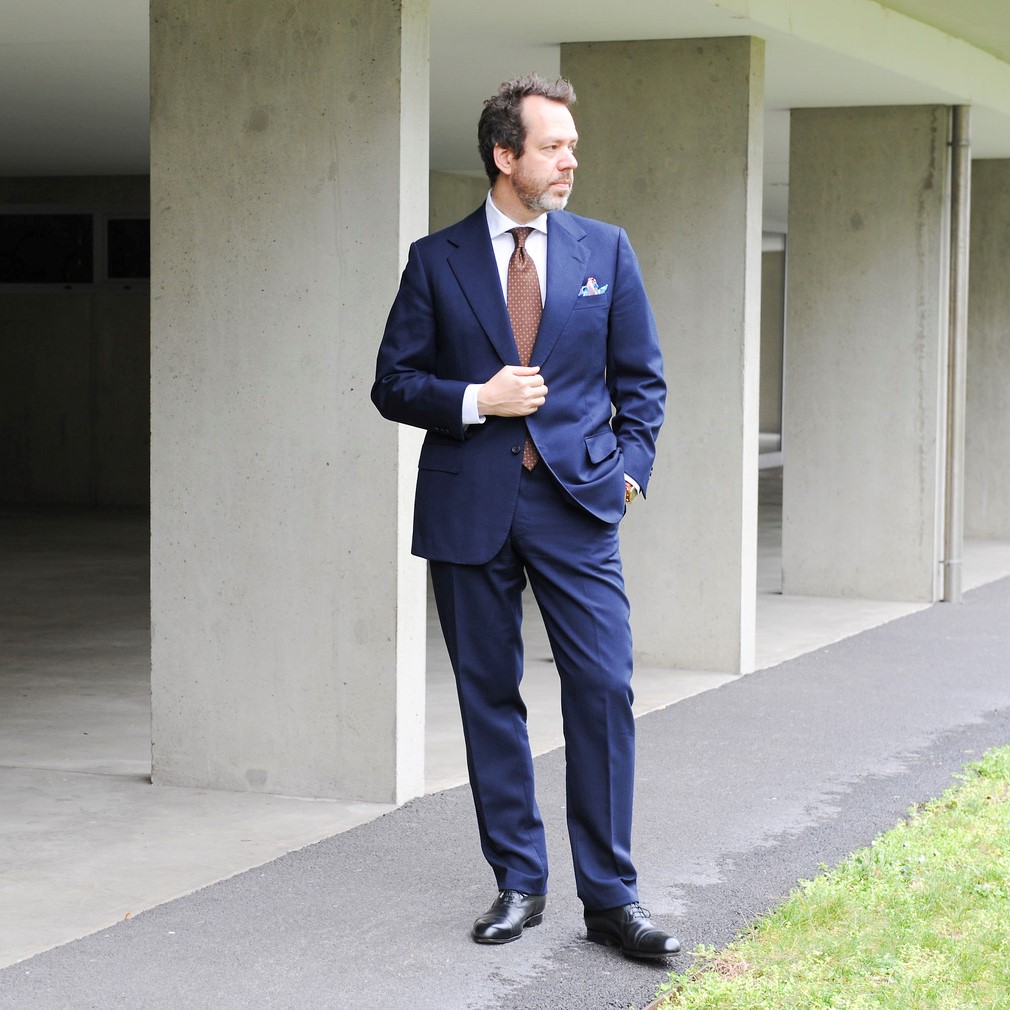 navy blue tux with black shoes