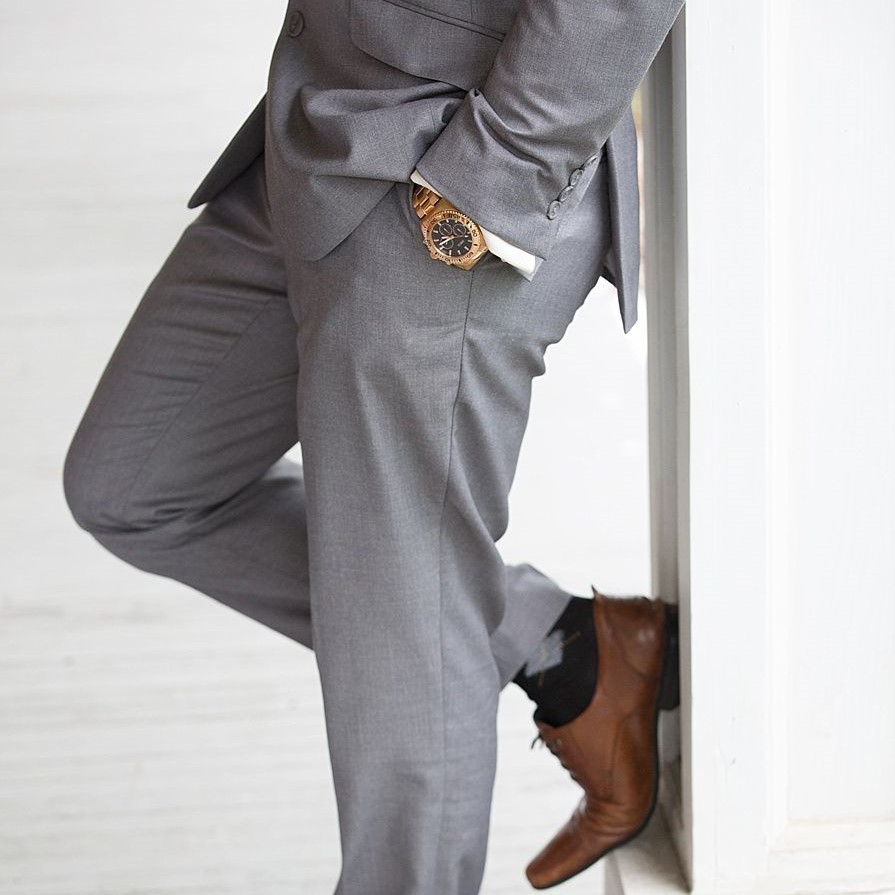 How to Wear a Grey Suit With Brown Shoes