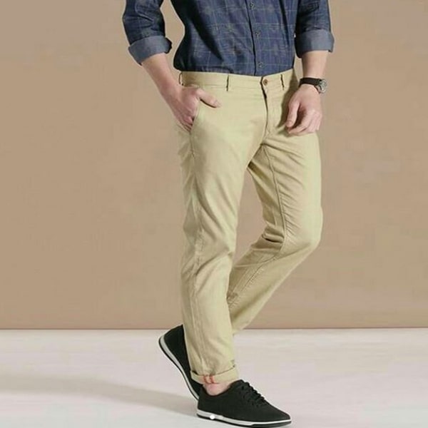 How to Wear Black Shoes With Khaki Pants