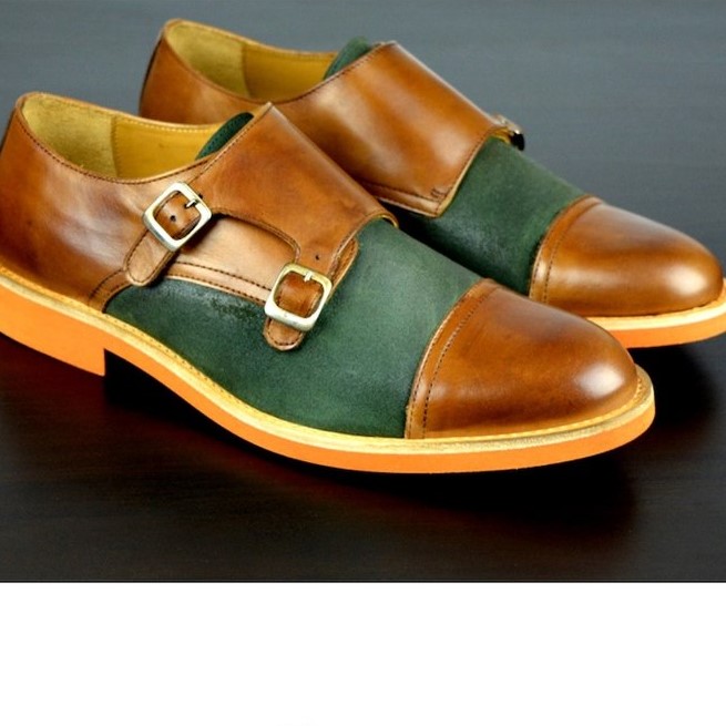 What color shoes with green pants