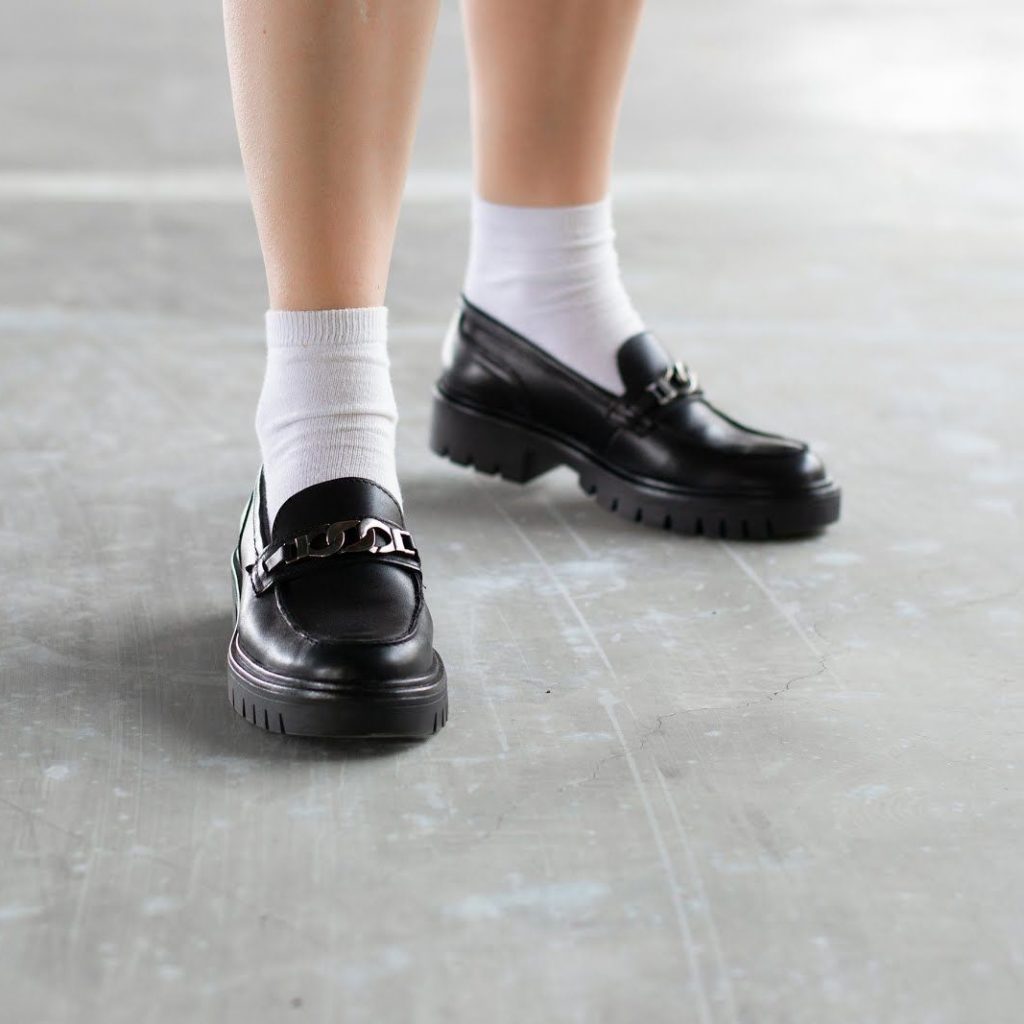 socks-to-wear-with-loafers-womens-buy-and-slay