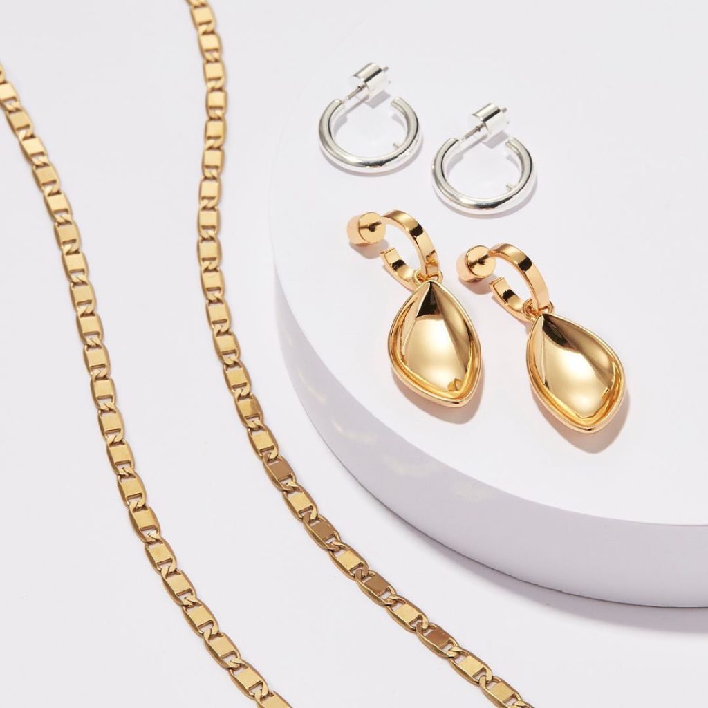 The Best Minimalist Jewelry Brands to Shop in 2021