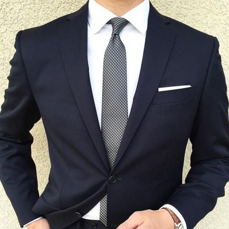 best color suit for court